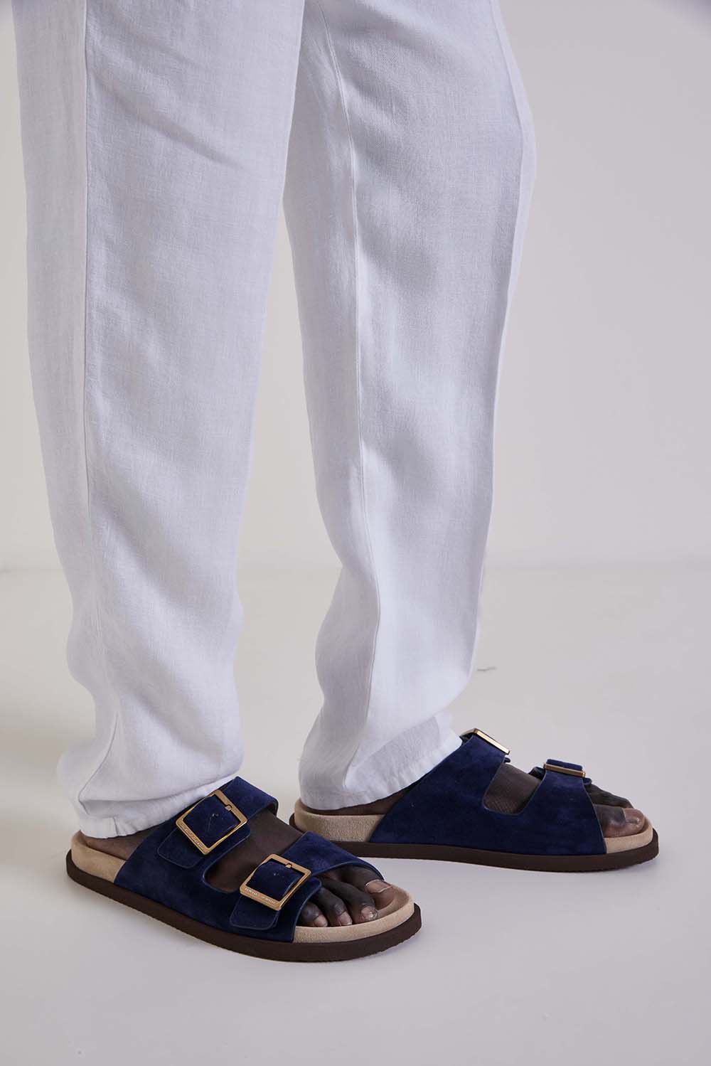 תמונת כל הלוק של כפכפי סלייד